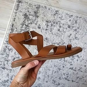 FRANCO SARTO | strappy buckle sandals | faux leather | brown | 8.5